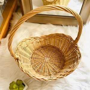 Woven basket